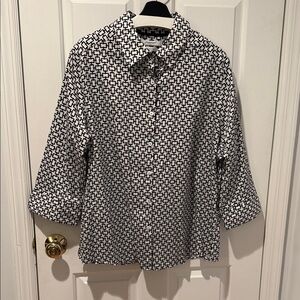 Foxcroft Black and White Geo print blouse 20W